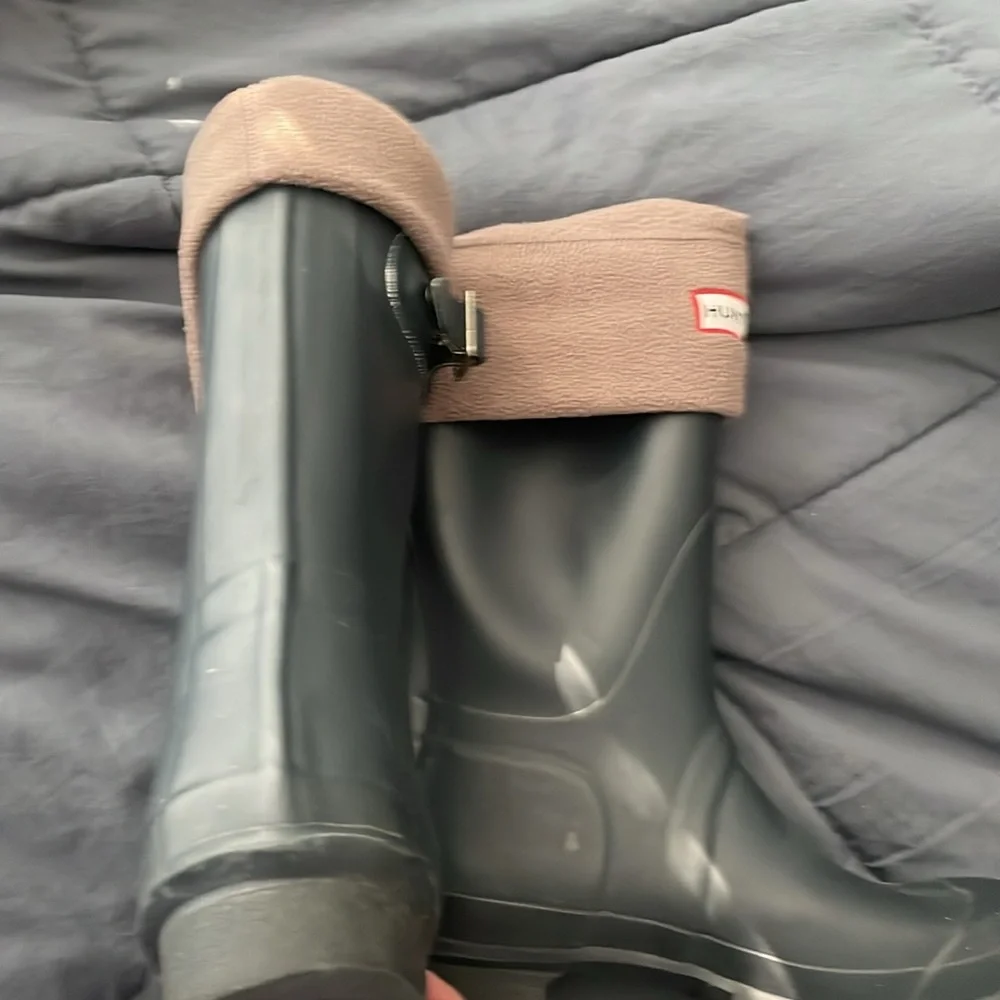 Hunter women’s navy original short boot with removable fleece cuff boot